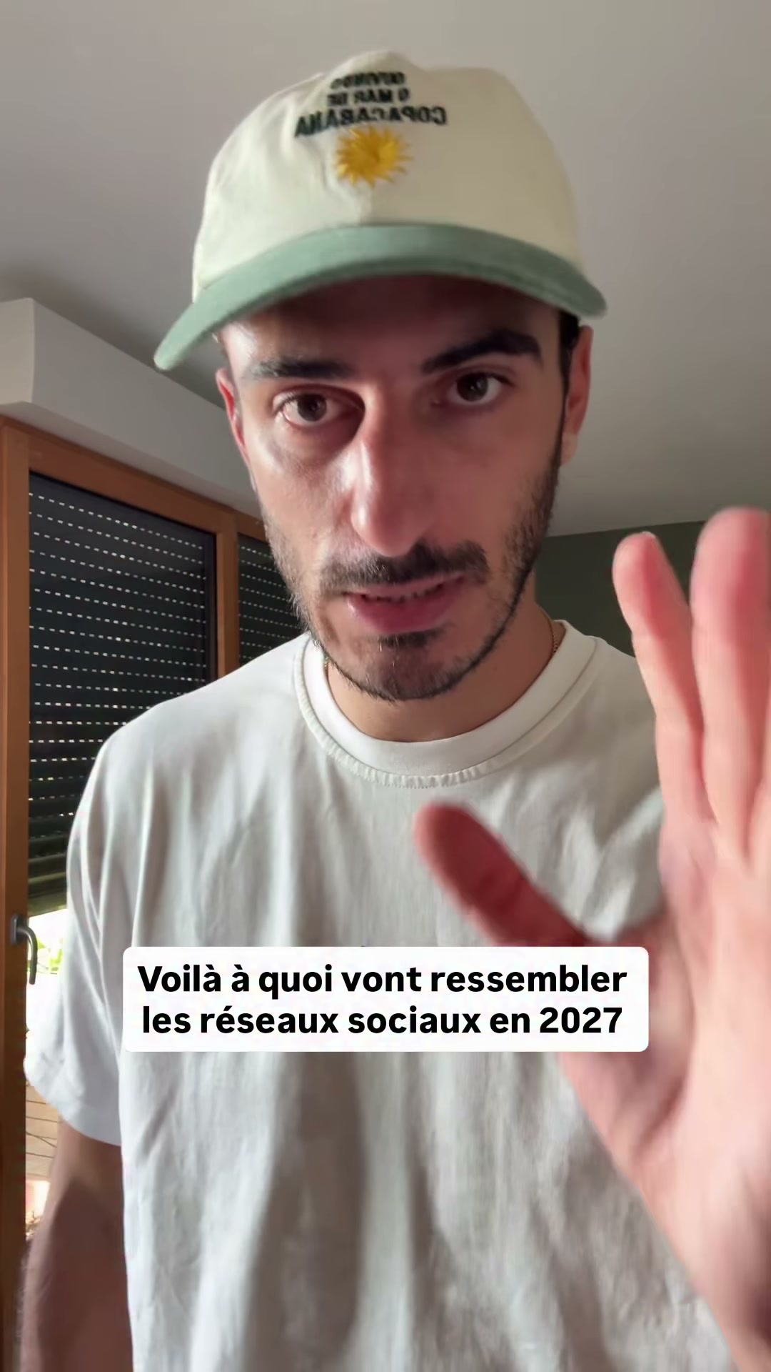 Reel 1 — réseaux sociaux 2027 / réalisme UGC